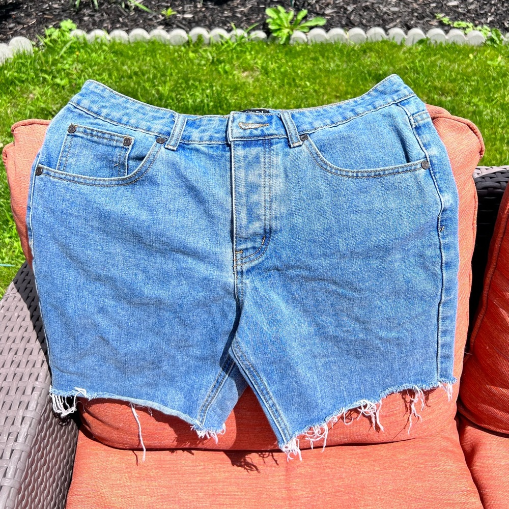 Vintage Light Washed Jean Shorts 🩳